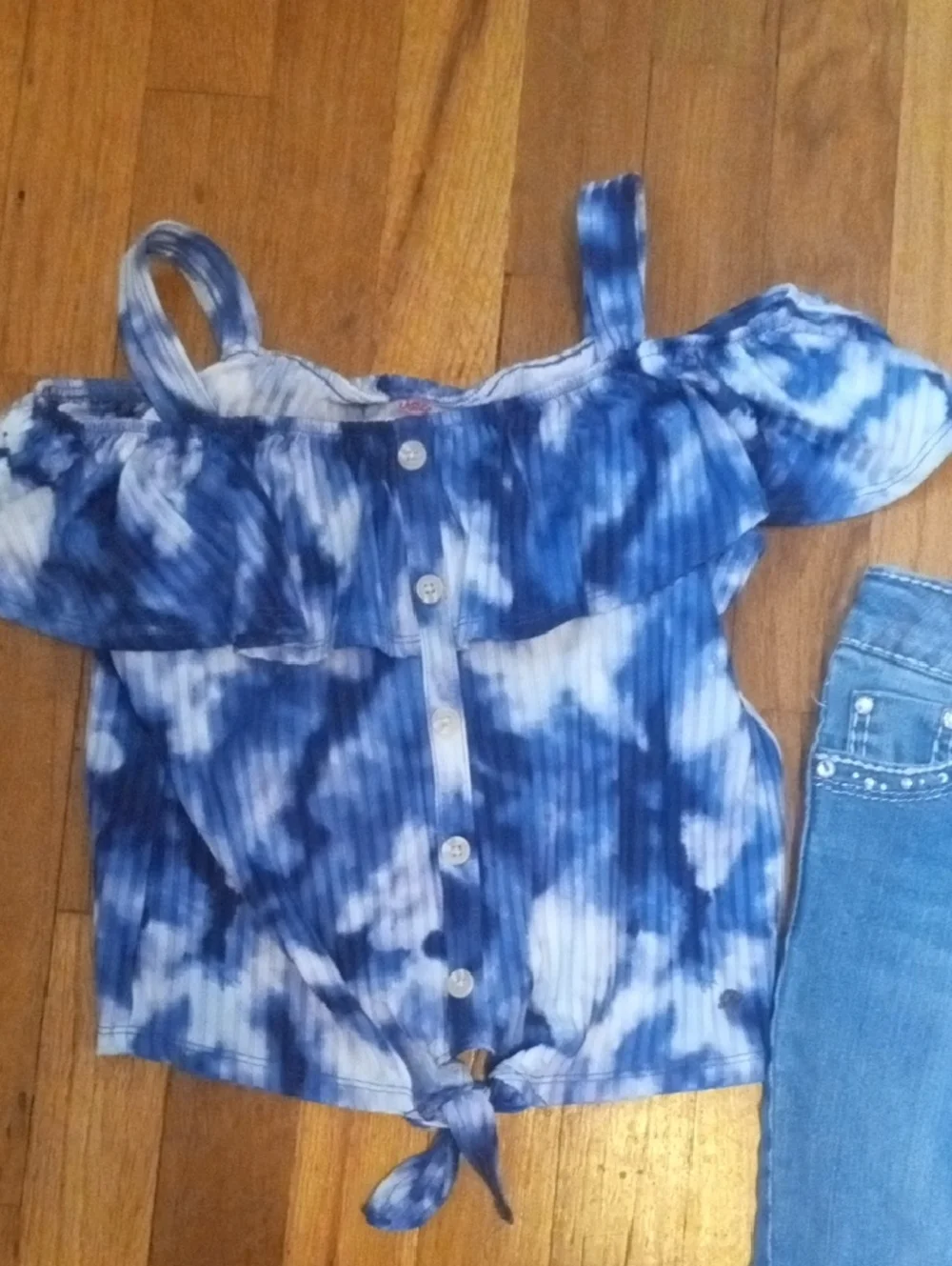 girl 7 denim capri with blue white cold shoulder top
